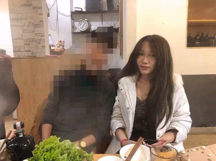 Không rõ rằng Hera Kiều Anh đi trùng tu nhan sắc nhằm mục đích gì nhưng khuôn mặt mộc "thảm hại" hiện tại của cô khiến nhiều nhiều anh em phải vỡ mộng và không muốn nhắc tới scandal tình ái của nữ streamer này nữa.