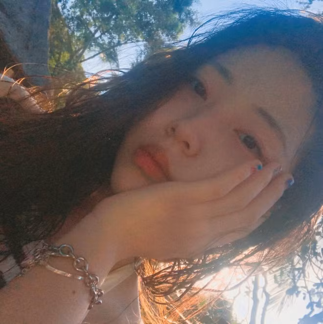 Cùng ngắm nhìn những hình ảnh của nữ sinh 9X Hàn Quốc nổi tiếng với "mặt tiền" đẹp. Ảnh trong bài: Facebook nhân vật.