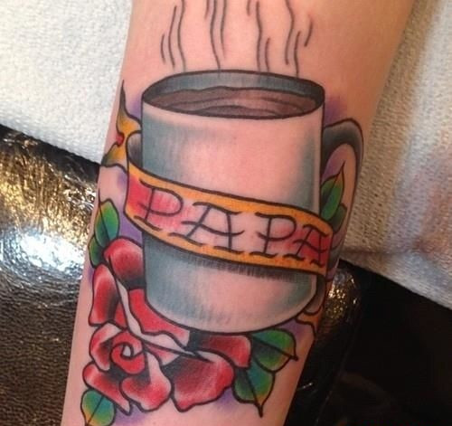 Sáng sớm có tách cafe sẵn trên cánh tay rồi, sao phải ra hàng ngồi tốn tiền.