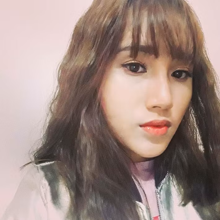 Tự nhận xét về mình, Nhật Nguyệt cho rằng cô là người cá tính, mạnh mẽ, cool ngầu. Bên cạnh đó cô bạn này cũng cho rằng bản thân mình còn cần học và rèn luyện rất nhiều thứ để trở nên hoàn thiện và thực sự thích là mình hơn việc giống với 1 ai đó.