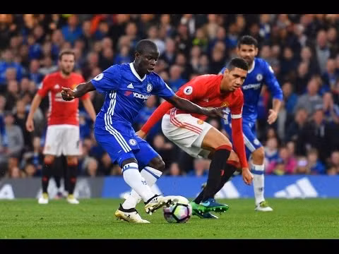 Đặc biệt trong bối cảnh với những mâu thuẫn của Mourinho với các cầu thủ Chelsea lên tới cao trào thì HLV người Bồ Đào Nha này đang rất quyết tâm gieo sầu cho đội bóng cũ. Hai trận đối đầu mùa này giữa Chelsea và Man Utd đều kết thúc với chiến thắng cho The Blues, Quỷ đỏ thậm chí còn không ghi nổi một bàn thắng. Ảnh: Goal.com.