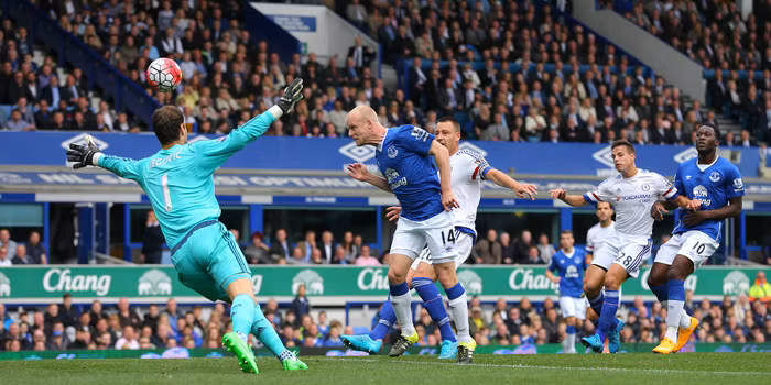 Đội duy nhất giành trọn 3 điểm sau khi rời Goodison Park là Liverpool. Tuy nhiên, Chelsea có lẽ nên học hỏi kinh nghiệm của Man City, CLB đã từng thảm bại 4-0 trên sân Everton, trước khi bước vào trận đấu này. Ảnh: Goal.com.