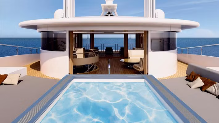 Du thuyền siêu sao này có bãi đỗ trực thăng, bể sục trên boong, bể bơi, thang máy, phòng tập gym, phòng chiếu phim...