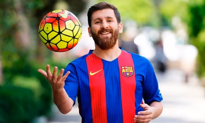 Parastesh giống với Lionel Messi gần như đúc.