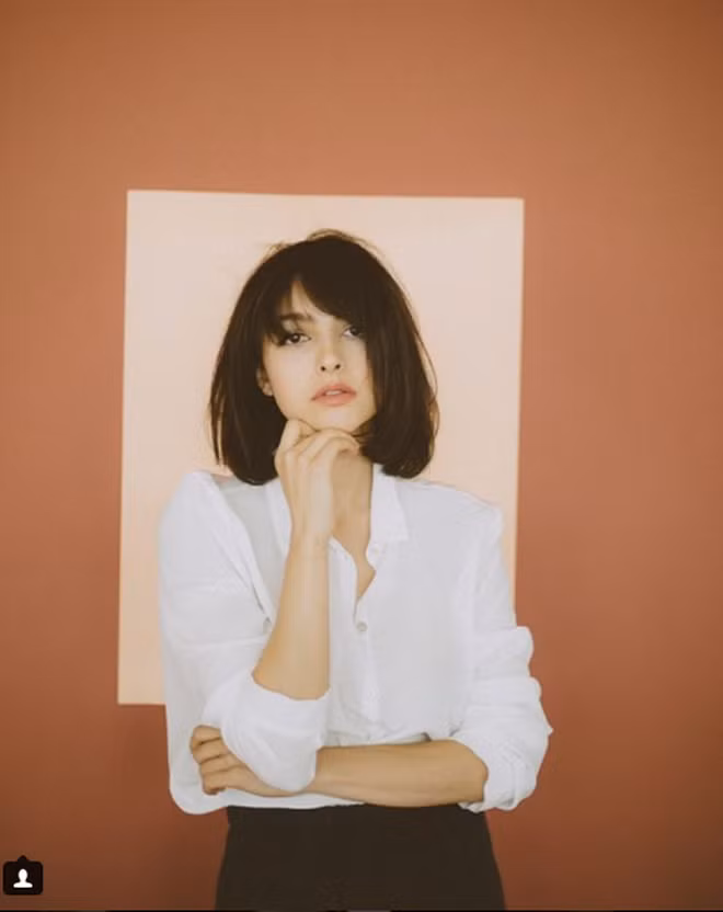 Irene Noren, một người mẫu trẻ sinh năm 1996 tại Barcelona, Tây Ban Nha. Ngay từ khi mới lọt lòng, Irene đã may mắn sở hữu trong mình 3 dòng máu vì bố cô là người Pháp - Tây Ban Nha, còn mẹ cô là người Na-uy. Bởi vậy, nhan sắc của 9X con lai này mang đến sự pha trộn hài hòa không chê vào đâu được.