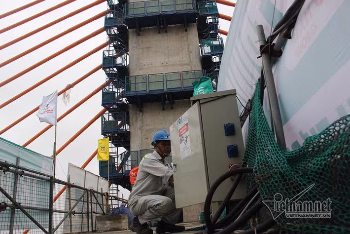 Sau khi hợp long cầu Bạch Đằng, từ Hà Nội về tới Quảng Ninh chỉ còn 130km (trước đó 180km) và 90 phút di chuyển bằng ô tô. Từ TP Hạ Long đi TP Hải Phòng chỉ còn 25km (trước đó 75km).