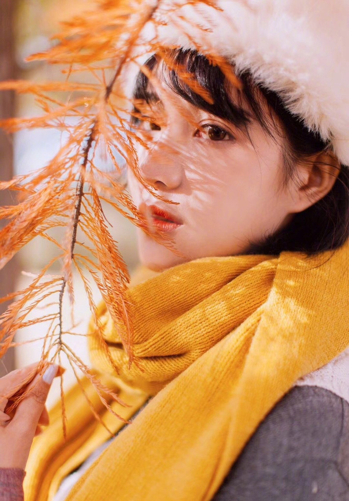 Hiểu Nhiễm sở hữu chiều cao khá đỉnh là 1m68 cùng thân hình nuột nà vòng nào ra vòng nấy. Theo tìm hiểu, cô gái Trung Quốc này có sở thích chụp ảnh, xem phim và đặc biệt là đi du lịch.