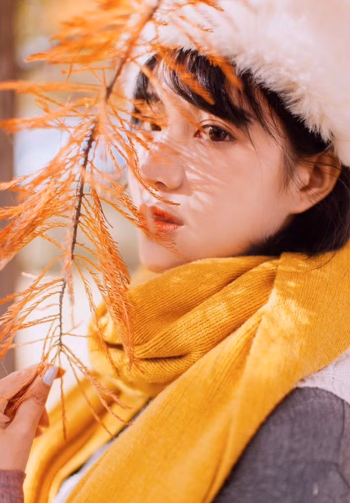 Hiểu Nhiễm sở hữu chiều cao khá đỉnh là 1m68 cùng thân hình nuột nà vòng nào ra vòng nấy. Theo tìm hiểu, cô gái Trung Quốc này có sở thích chụp ảnh, xem phim và đặc biệt là đi du lịch.