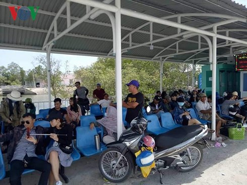 Lãnh đạo Sở Giao thông vận tải TPHCM xuống Cần Giờ kiểm tra xử lý vụ việc.