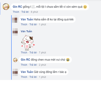 Nickname Văn Tuấn đăng ảnh chụp túi đồ vừa mua ở siêu thị. Tuy chỉ là bánh kẹo và một vài đồ dùng nhỏ nhưng Tuấn cũng cảm thấy rất vui khi được chung tay sắm Tết cho gia đình. Sở thích đi mua sắm giống con gái của Tuấn khiến nhiều người thích thú. Có cô còn hỏi dò xem Tuấn có vợ chưa hay khuyên chàng trai nên cân nhắc giá cả vì đồ trong siêu thị đắt hơn bên ngoài.