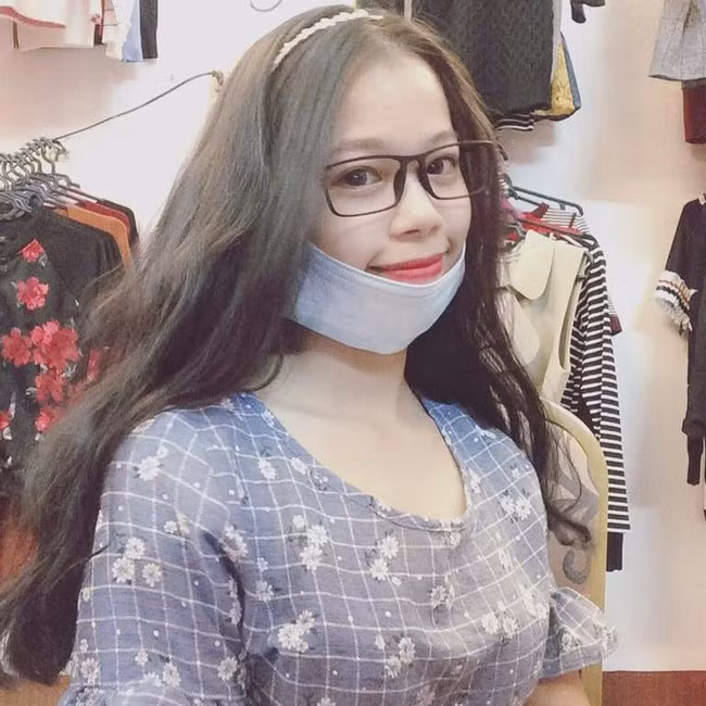 Chỉ sau vài giờ được đăng tải, cô gái nổi tiếng một cách bất đắc dĩ này đã thu hút sự chú ý của hơn 11k lượt người yêu thích và hàng trăm lượt chia sẻ.