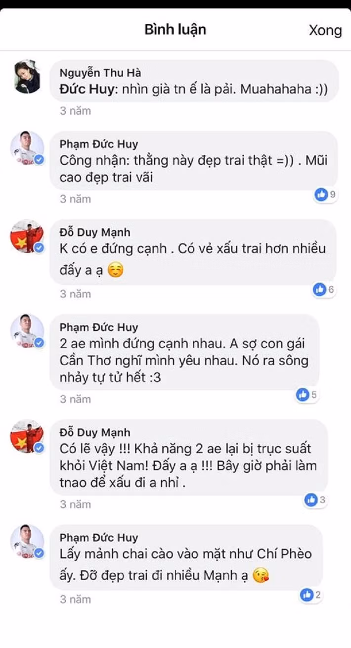 Theo chia sẻ của nhiều dân mạng, đọc những dòng trạng thái và câu trả lời của Đức Huy, họ nhận ra tiền vệ đội tuyển U23 Việt Nam này là một người cực kì thích bắt nạt và phũ phàng với anh em.