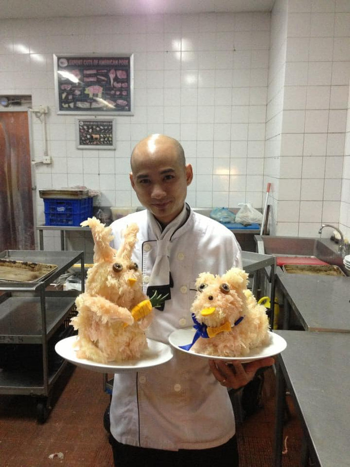 Những giỏ hoa quả được trang trí hình thù con vật ngộ nghĩnh đang ngày càng được ưa thích trong việc trang trí các mâm cỗ Trung thu. Điều này giúp nhiều người "hái ra tiền" mà không quá vất vả.