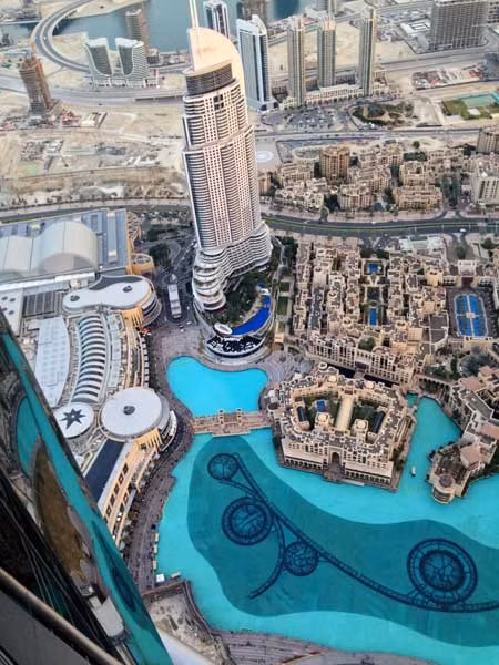 Và luôn có những tòa tháp cao hơn tiếp tục được xây dựng để thi nhau phá kỷ lục.