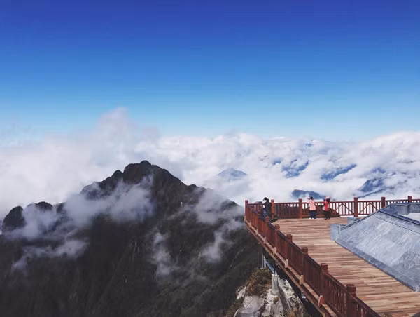 Fansipan Legend được ví như chốn bồng lai tiên cảnh.