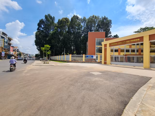 TP.Long Khanh - Dong Nai: Dieu chinh duong Hung Vuong chi mot doanh nghiep du thau-Hinh-3