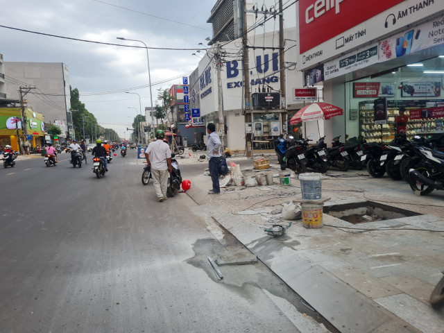 TP.Long Khánh - Đồng Nai: Điều chỉnh đường Hùng Vương chỉ một doanh nghiệp dự thầu - Hình 2 TP.Long Khanh - Dong Nai: Dieu chinh duong Hung Vuong chi mot doanh nghiep du thau-Hinh-2