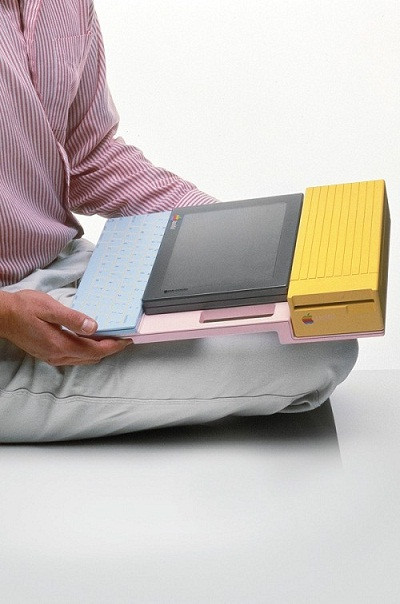 Máy tính bảng với bàn phím và ổ đĩa rời. Máy tính bảng với bàn phím và ổ đĩa rời.