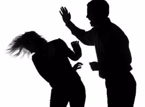 Bi kịch chồng già trước tuổi, vợ phơi phới thanh xuân. Ảnh minh họa.