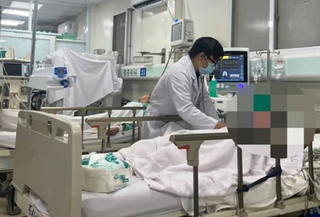 Vụ 2/8 người tử vong do ngộ độc cồn, đã xác định được tạp hoá bán rượu Vu 2/8 nguoi tu vong do ngo doc con, da xac dinh duoc tap hoa ban ruou