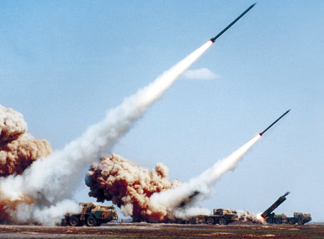 BM-30 Smerch là hệ thống pháo phản lực uy lực nhất của Quân đội Nga hiện nay. BM-30 Smerch là hệ thống pháo phản lực uy lực nhất của Quân đội Nga hiện nay.