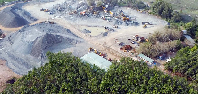 Khai thác đá trái phép, Bình Phước phạt công ty Rạng Đông 154 triệu đồng Khai thac da trai phep, Binh Phuoc phat cong ty Rang Dong 154 trieu dong