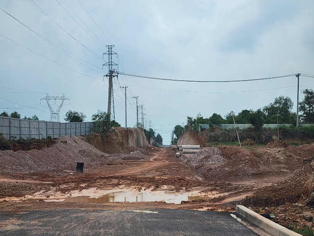 Dong Nai: Nang luc nha thau thi cong Khu cong nghiep Ho Nai the nao?-Hinh-6