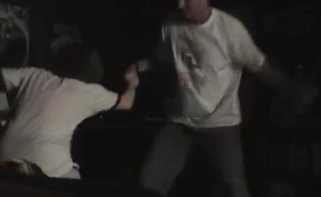 Trong Trung tâm phục hồi nhân phẩm, Tùng ân hận về những gì mình đã làm với bố mẹ. Ảnh minh họa. Trong Trung tâm phục hồi nhân phẩm, Tùng ân hận về những gì mình đã làm với bố mẹ. Ảnh minh họa.