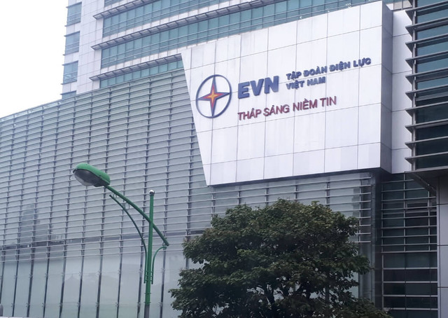 EVN lỗ lũy kế hơn 41.800 tỷ đồng, trả lãi vay 52 tỷ đồng mỗi ngày EVN lo luy ke hon 41.800 ty dong, tra lai vay 52 ty dong moi ngay