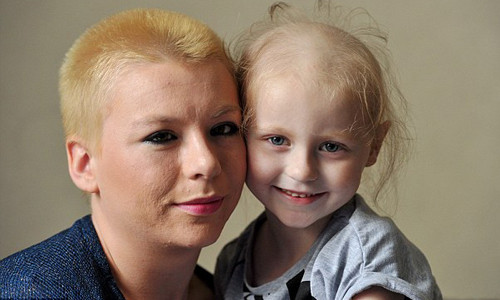 Dù mắc ung thư bạch cầu song ban đầu Alia được chẩn đoán bị nhiễm trùng tai. Dù mắc ung thư bạch cầu song ban đầu Alia được chẩn đoán bị nhiễm trùng tai.