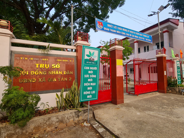 UBND xa Gia Tan 2: “Phong vien muon tac nghiep phai ...trinh HDLD“-Hinh-3