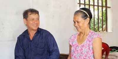 Ông Phạm Văn Trắng và vợ.