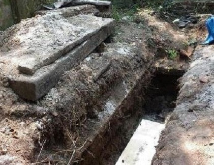 Ngôi mộ cổ phường An Sơn, TP. Tam Kỳ, Quảng Nam, bị trộm đào xới.