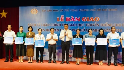 Sở Văn hóa và Thể thao thành phố Hồ Chí Minh tổ chức lễ bàn giao sách đến cơ sở trên toàn địa bàn thành phố năm 2025. Ảnh: BTC