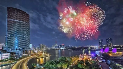 Các tuyến Lê Lợi, Nguyễn Huệ, Đồng Khởi, Tôn Đức Thắng, Nguyễn Hữu Cảnh, Võ Văn Kiệt, Hàm Nghi, Nguyễn Tất Thành cùng một số tuyến đường lân cận sẽ bị cấm lưu thông từ 21h ngày 31/12/2025 đến 1h ngày 1/1/2026.