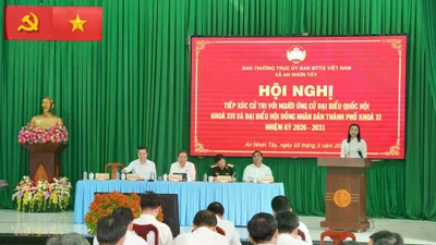 Chủ tịch Quốc hội Trần Thanh Mẫn tiếp xúc cử tri tại TP HCM