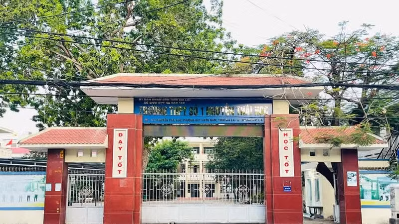 Sở GD&ĐT Gia Lai thông tin về trường hợp 2 thí sinh mang điện thoại vào phòng
