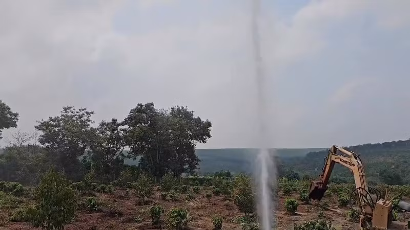 Giếng khoan phun nước và khí tại Gia Lai gây rối loạn, tạm dừng hoạt động