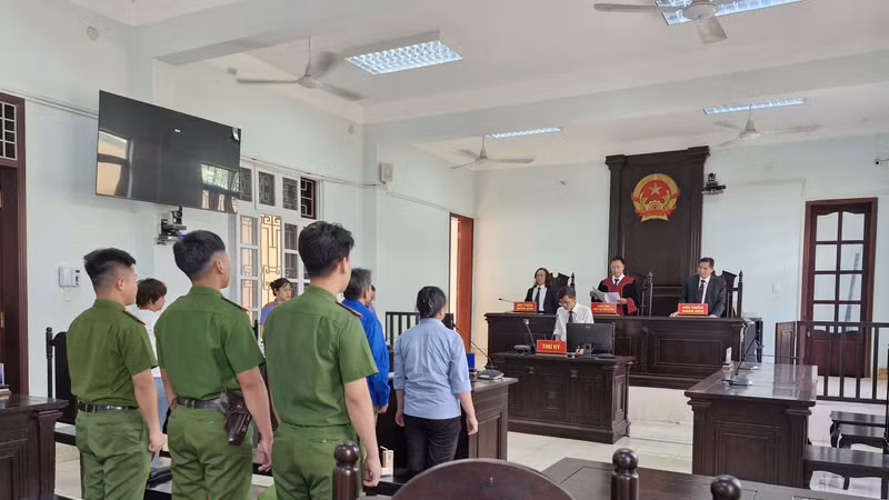 Vợ chồng ở Gia Lai bị phạt vì giữ người trái pháp luật và bôi nhọ người khác