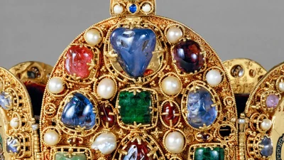 Vương miện đăng quang của hoàng đế La Mã Thần thánh qua các thời kỳ