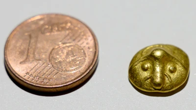 Khám phá đồng tiền vàng cực hiếm tuổi đời hơn hai thiên niên kỷ