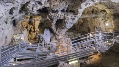 Thi thể cổ xưa nhất ở Italy tiết lộ cuộc chiến sinh tồn với gấu