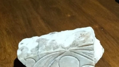 Hành động đẹp của người Chile trả lại mảnh đá cổ từ đền Hekatompedon