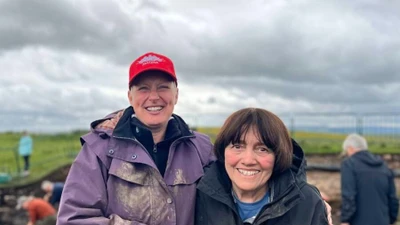 Khám phá tượng đất nung cổ đại tại pháo đài La Mã ở Anh