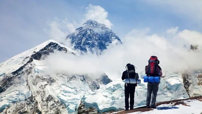 Lý do thi thể nhà leo núi mãi nằm trên đỉnh Everest