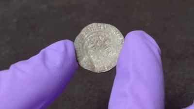 Phát hiện đồng xu cổ từ thời Vua David I tại Scotland