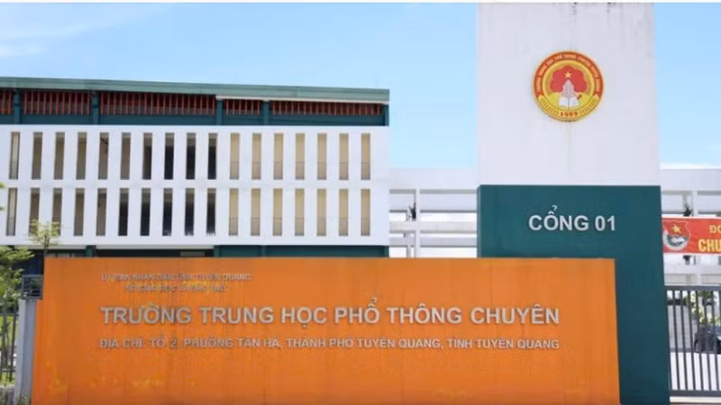 Bộ GD&ĐT phản hồi về đề nghị tổ chức thi lại môn Toán chuyên Tuyên Quang