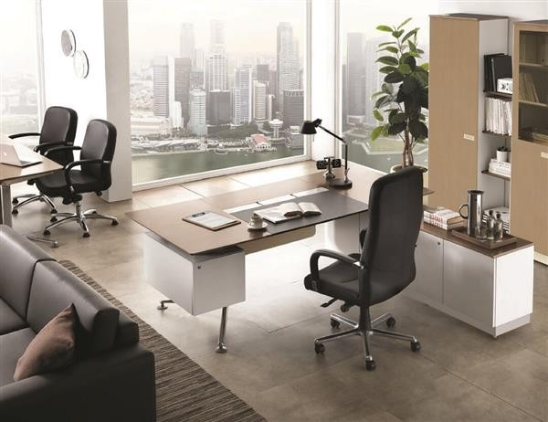 Dù không phải là yếu tố quyết định hoàn toàn thành công, phong thủy vẫn đóng vai trò như một “đòn bẩy” tinh thần. Khi kết hợp với năng lực cá nhân và môi trường làm việc phù hợp, những thay đổi nhỏ trong cách bố trí bàn làm việc hoàn toàn có thể tạo ra khác biệt lớn trên hành trình sự nghiệp. Ảnh noithatmienbac