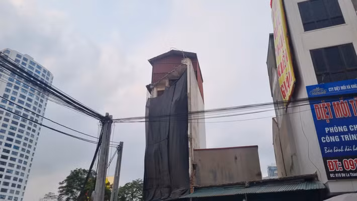 Điều đáng nói, hiện tượng này không mới, nhưng lại đang lặp lại trên chính một dự án được kỳ vọng sẽ tạo diện mạo đô thị hiện đại hơn.