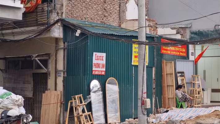 Khó khăn chủ yếu nằm ở việc các hộ dân chưa đạt được sự đồng thuận trong hợp thửa, cũng như việc kiểm tra, giám sát ở một số nơi chưa theo kịp diễn biến thực tế. Khi công trình đã hình thành, việc xử lý càng trở nên phức tạp.